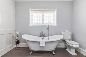 Ashbys Accommodation & Spa hire