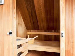 Bungalow near De Alde Feanen with Spa