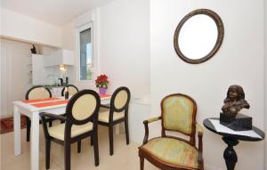 Amazing Apartment In Split With 2 Bedrooms And Wifi