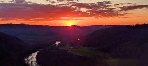 B&B / Chambres d'hotes Chateau de Chauvac - table d'hotes avec vue sur la riviere : photos des chambres