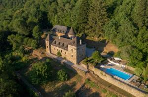 B&B / Chambres d'hotes Chateau de Chauvac - table d'hotes avec vue sur la riviere : photos des chambres