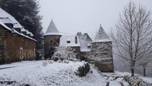B&B / Chambres d'hotes Chateau de Chauvac - Chambres et table d'hotes avec vue sur la riviere : photos des chambres
