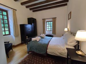 B&B / Chambres d'hotes Chateau de Chauvac - table d'hotes avec vue sur la riviere : photos des chambres