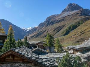 Appartement chalet de luxe à Val-dIsère avec garage, balcon et wifi, à proximité des pistes - FR-1-694-88