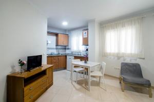 Apartamentos AMAT - Adult Only Recommended - Playa El Bajondillo
