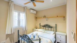 Casa Holly Comares by Ruralidays