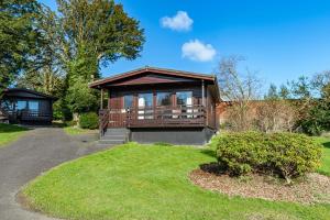 Bluebell Lodge 24 with Hot Tub