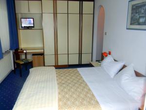 Double Room with Balcony room in Hotel Bologna