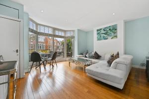 Hampstead Opulence Apartment - Luxurious Split Level Property