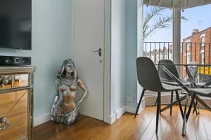 Hampstead Opulence Apartment - Luxurious Split Level Property