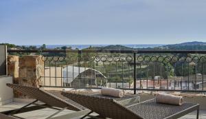 Deluxe Double Room Laguna with 2 Single Beds