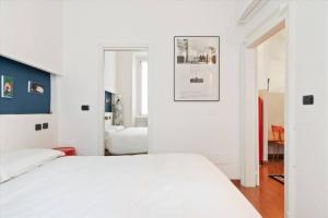 GuestHost - Porta Romana Apt near Bagni Misteriosi