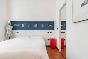 GuestHost - Porta Romana Apt near Bagni Misteriosi