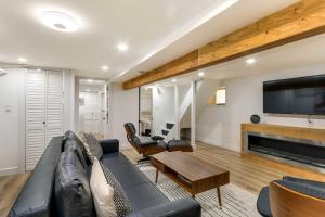 Jersey City Vacation Rental Near Light Rail!