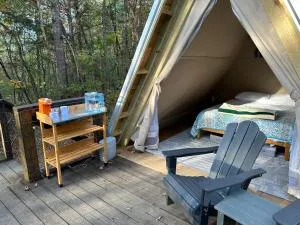 Bohamia - Cozy A-Frame Glamp on 268 acre forest retreat - أنيستون
