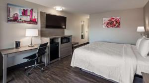 King Room room in SureStay Hotel by Best Western Findlay