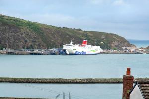 The Haven, Fishguard, ideal for Beach, coastal path and town!
