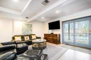 Barefoot Cottage Pool House