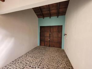 Amplia casa Antigua Guatemala con pérgola y jardín