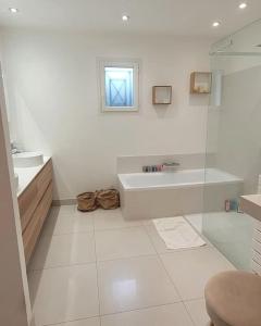 Villas Villa de standing proche Airbus et Meet : photos des chambres