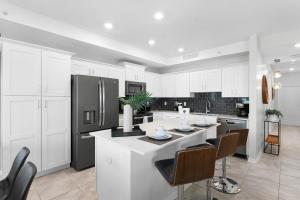 2 Bedroom 2 Bathroom Storey Lake 3120-103 Pc