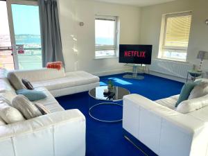 Quay & Sea View Spacious Modern Secure Parking