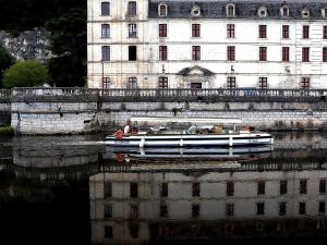 Maisons de vacances Nice holiday home in Saint Pierre de Frugie with garden : photos des chambres