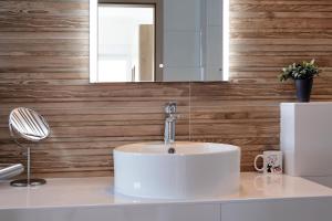 Family friendly apartments with a swimming pool Vrsi - Mulo, Zadar - 20732