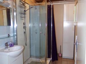 Appartements Appartement F2 avec Ascenseur, WIFI et Animaux Acceptes a Amelie-les-Bains - FR-1-703-1 : photos des chambres