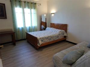 Maisons de vacances Maison F3 avec parking, clim et wifi - 4 pers - FR-1-703-18 : photos des chambres