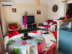 Appartement de Standing F3 à Amélie-les-Bains – Terrasse, Garage, Wi-Fi, Proche Thermes - FR-1-703-25