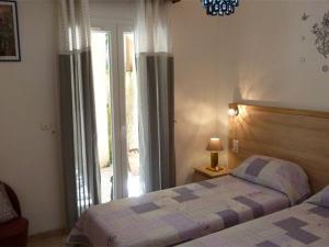 Maisons de vacances Maison F3 avec jardin, terrasse, parking, WIFI, animaux admis - Ceret - FR-1-703-43 : photos des chambres