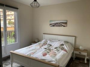 F3 lumineux avec terrasse, garage, clim et ascenseur à 500m du centre et 800m des thermes - FR-1-703-85