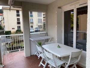 F3 lumineux avec terrasse, garage, clim et ascenseur à 500m du centre et 800m des thermes - FR-1-703-85