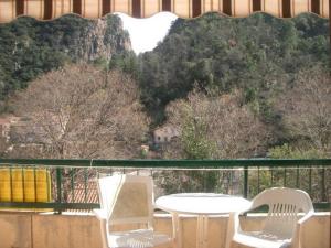 Studio confortable avec balcon, proche des Thermes et centre-ville, idéal pour 2 personnes avec WiFi - FR-1-703-90