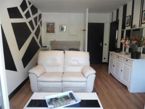 Studio confort avec balcon, clim, parking privé, à 50m des Thermes et 100m du centre, à Amélie-les-Bains - FR-1-703-59