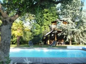 Cabane perchée avec lit king-size, salle d'eau, kitchenette, TV, Wi-Fi et petit-déjeuner inclus - FR-1-306-1237 - Saint-Aignan-Grand-Lieu