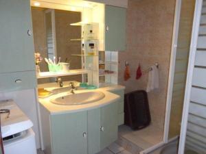 Appartements Appartement F3 avec garage et loggia, 4 couchages, proche Thermes et centre-ville, Amelie-les-Bains - FR-1-703-147 : photos des chambres