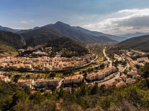Appartement F3 avec garage et loggia, 4 couchages, proche Thermes et centre-ville, Amélie-les-Bains - FR-1-703-147