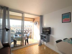 Studio Cabine avec Clim, Piscine, Ascenseur et Parking, Proche Plage et Commerces - FR-1-307-143