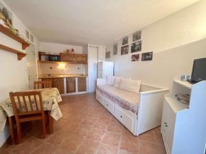 Appartements Appartement Cosy avec Terrasse, Piscine & Parking, Proche Plages – 2 Pieces pour 4 a Cavalaire - FR-1-226B-108 : photos des chambres