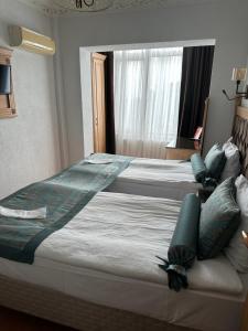 Blue Tuana Hotel Old City