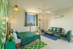 StayVista at Colour Bloom - 2 BR Pet Friendly Villa in Delhi Haryana with Swimming Pool