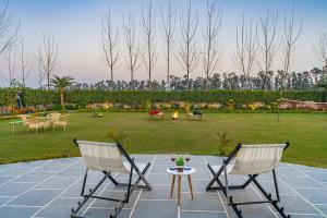 StayVista at Colour Bloom - 2 BR Pet Friendly Villa in Delhi Haryana with Swimming Pool