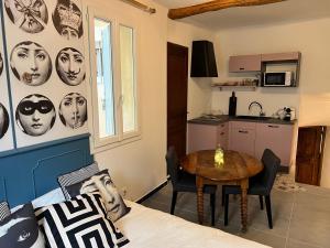 Le Bonheur -studio terrasse centre-ville -