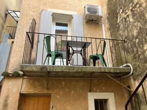 Appartements Le Bonheur -studio terrasse centre-ville - : photos des chambres