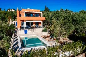 Apartment Serenity with Private Pool Near the Beach - Poljana