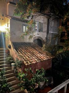 Pantheon, Campo de fiori mini garden