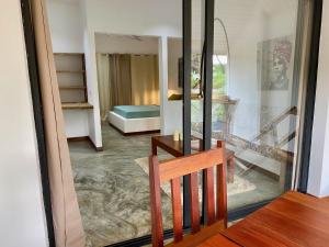 very nice new apartment 80 meters from the sea