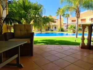 Homefield Gardens by HnM